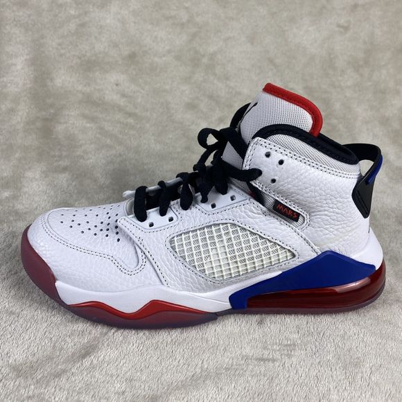 Jordan Mars 270 (GS) Size 5Y (women's 6.5 ) White/Black-University Red New